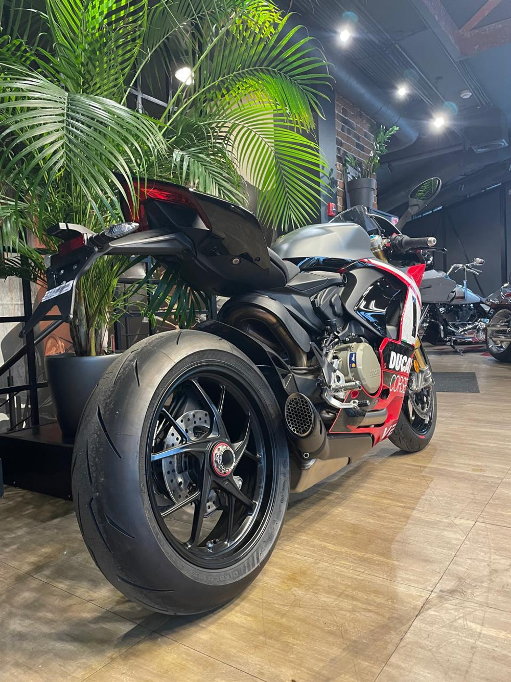 Ducati Panigale V2, 2025 Superquadro Final Edition