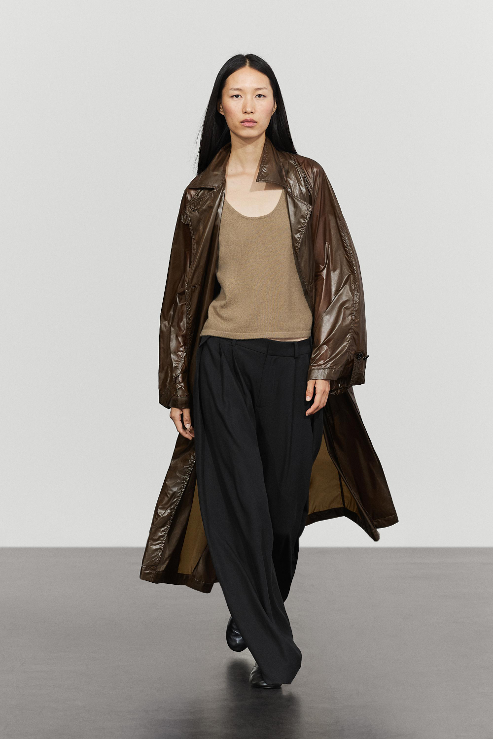 Massimo Dutti Длинный струящийся тренч, бутылочный