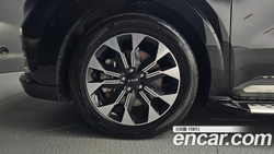 KIA Canival Gasoline 7-Seater Hi-Limousine — 2023
