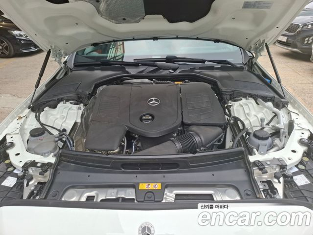 Mercedes-Benz C-Class C200 Avantgarde — 2025