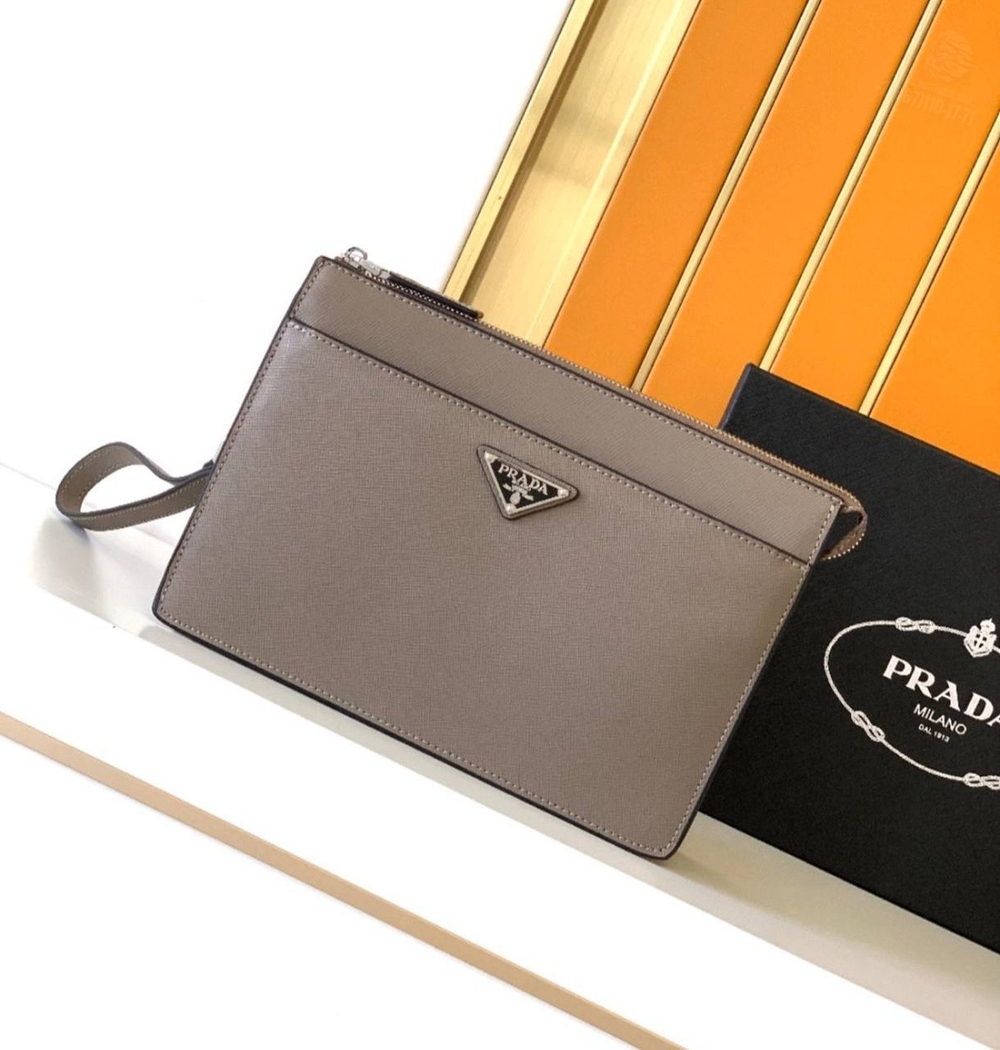 Клатч Prada