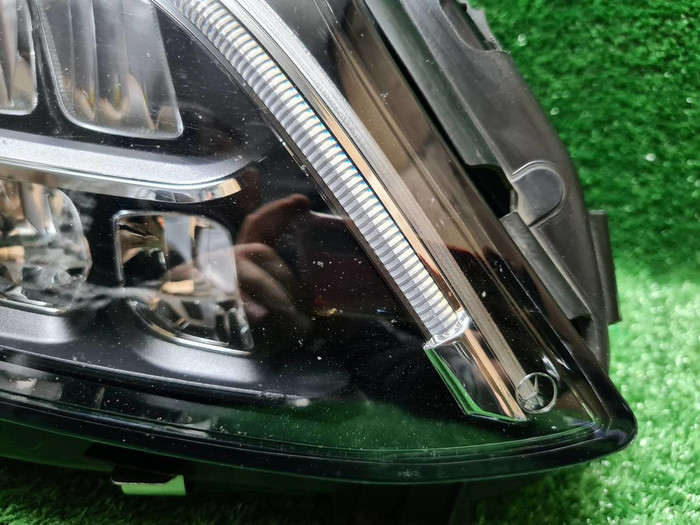 Фара правая Mercedes C w205 (2018-2023) LED