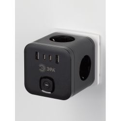 Разветвитель электрический ЭРА CUBE-3es-USB-B на 3 розетки с заземлением и выключателем + 4USBA+C со шторками 16А черный | Тройники