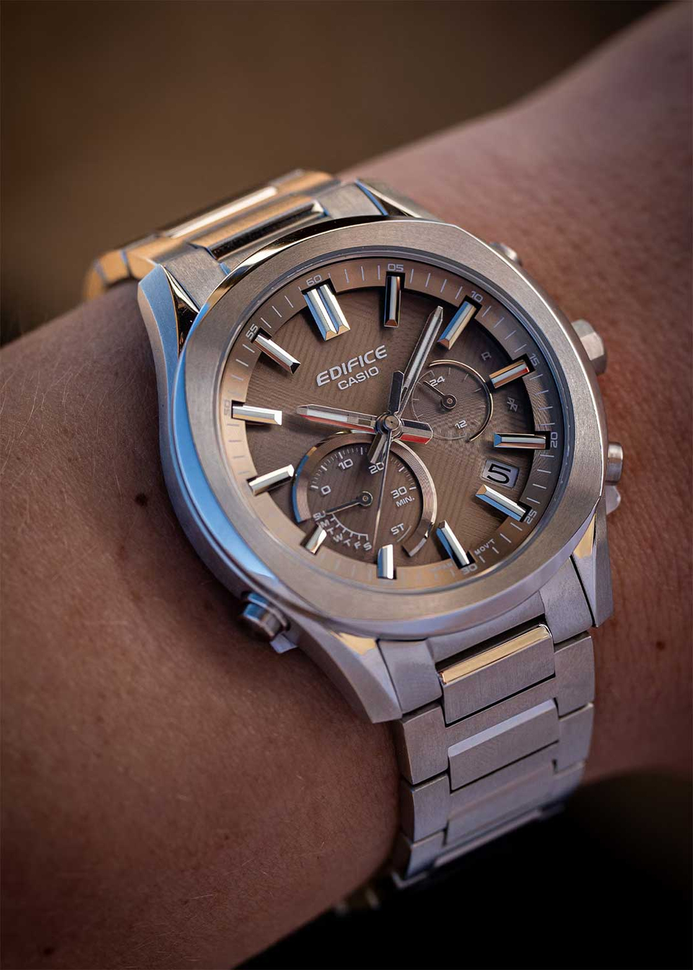 Часы Casio EQB-1300D-5A