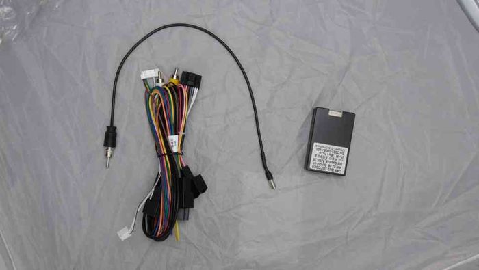 Магнитола для Chevrolet Captiva 2011-2015 (перенос БК вниз) - Parafar PF046T2LUX1RN2K на Android 13, Быстрая, QLED+2K, CarPlay, 4G SIM-слот