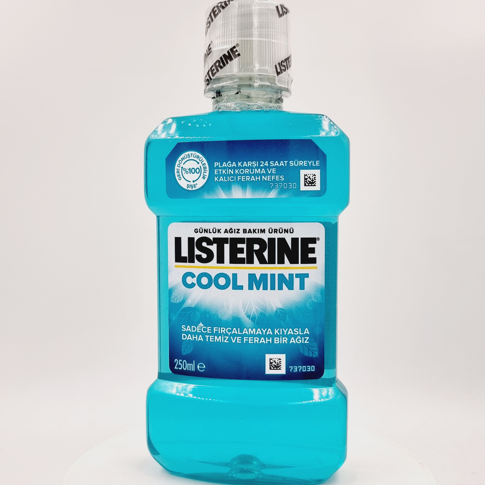Ополаскиватель для ротовой полости Listerine Cool Mint (содержит спирт) 250 мл (Италия)