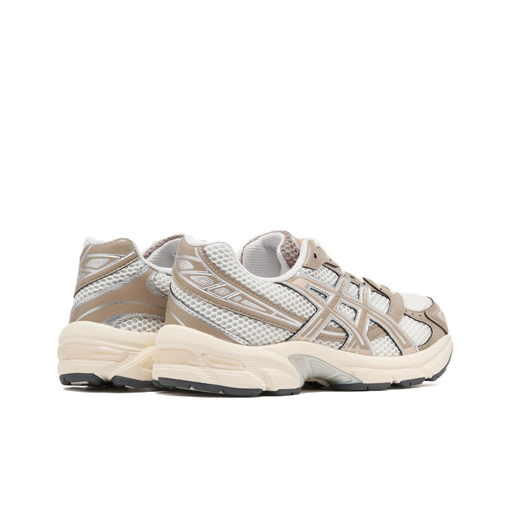 alt="Кроссовки ASICS Gel-1130 1203A609-108 кремово-коричневая расцветка"
