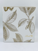 Подарочный набор Lindt (1шт. шоколадный Дед мороз 70 г + конфеты Lindt LINDOR кокос 200 г), в коробке, 270 г
