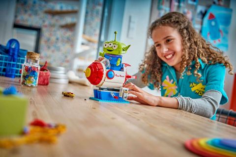 Конструктор LEGO Disney 43307 Alien with Pizza Planet Rocket Ride