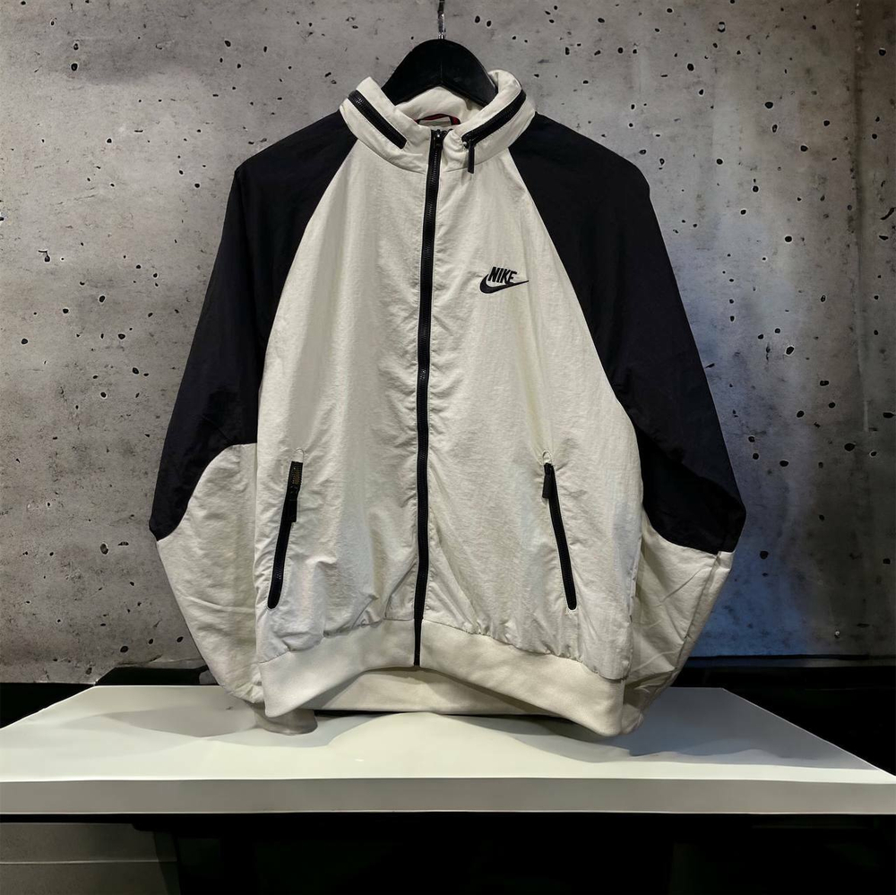 Куртка Nike #9 • Черно-белый