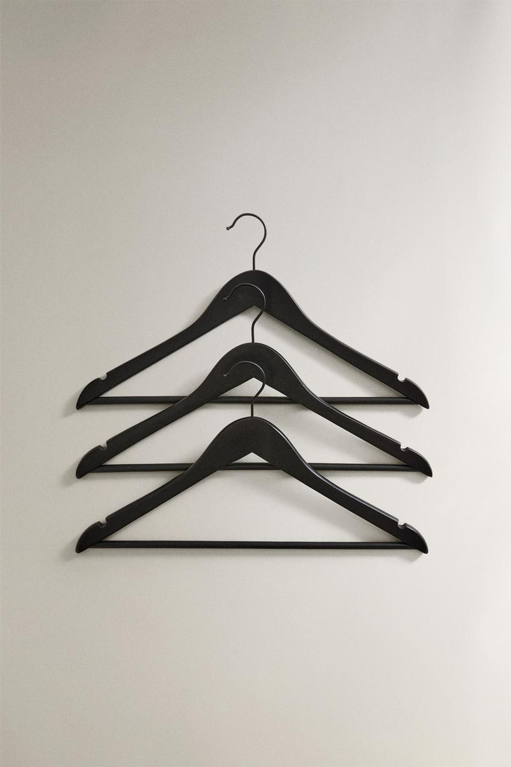ZARA HOME ЛАКИРОВАННАЯ ВЕШАЛКА (НАБОР ИЗ 3 ШТ.), ЧЕРНЫЙ