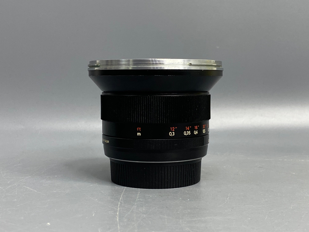 Zeiss Distagon T* 3.5/18 ZE Canon EF микроцарапины