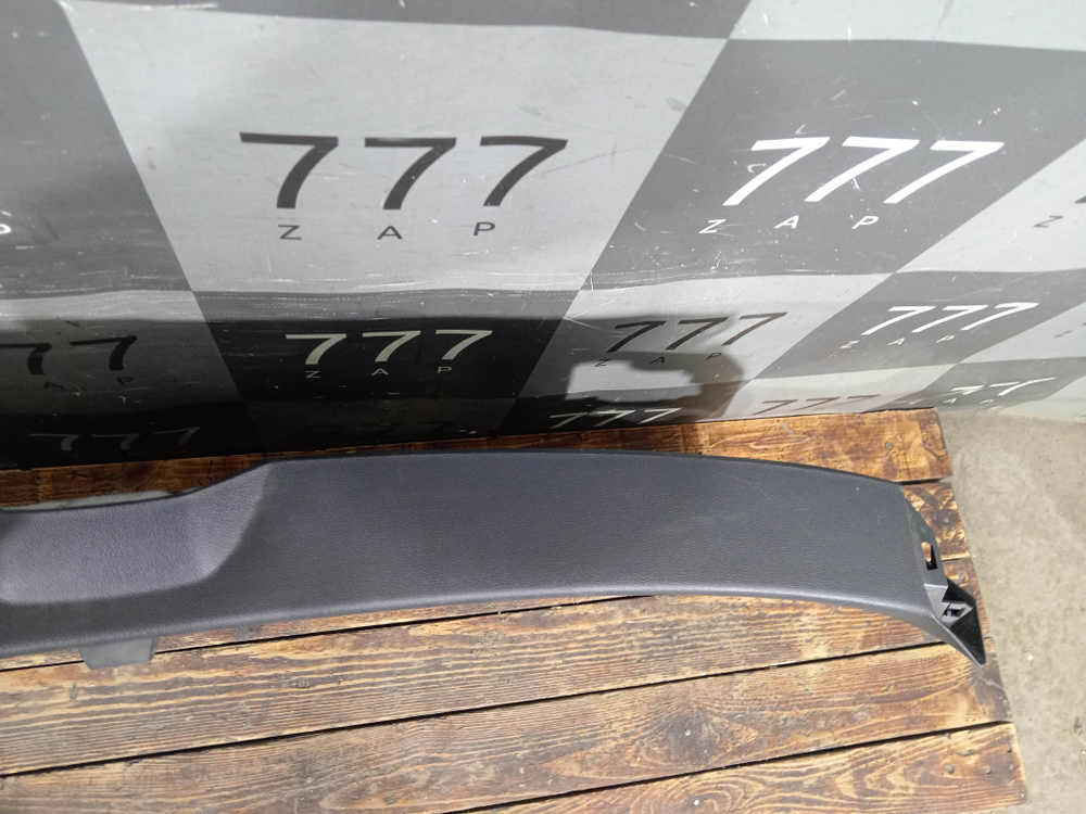 Обшивка крышки багажника Volkswagen Tiguan 2 16-нв Б/У Оригинал 5NA867601E