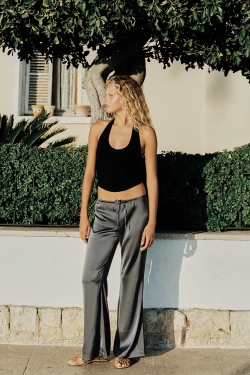 ZARA ТОП С ГОРЛОВИНОЙ ХАЛТЕР И ЗАКРУГЛЕННЫМ НИЗОМ, ЧЕРНЫЙ