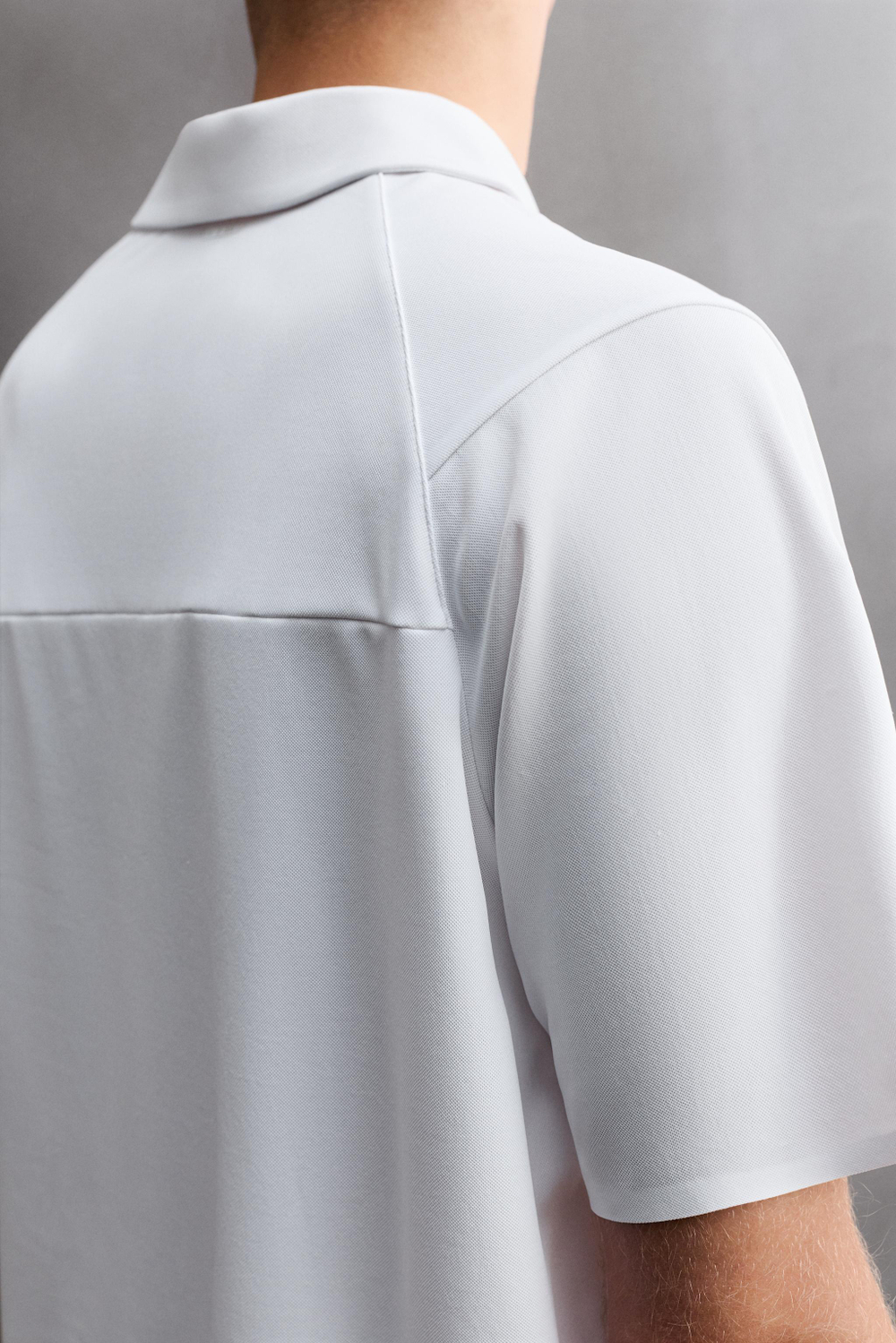 ТЕХНИЧЕСКОЕ ПОЛО ИЗ РЕЛЬЕФНОГО ПИКЕ ДЛЯ ТРЕНИРОВОК — ZARA
