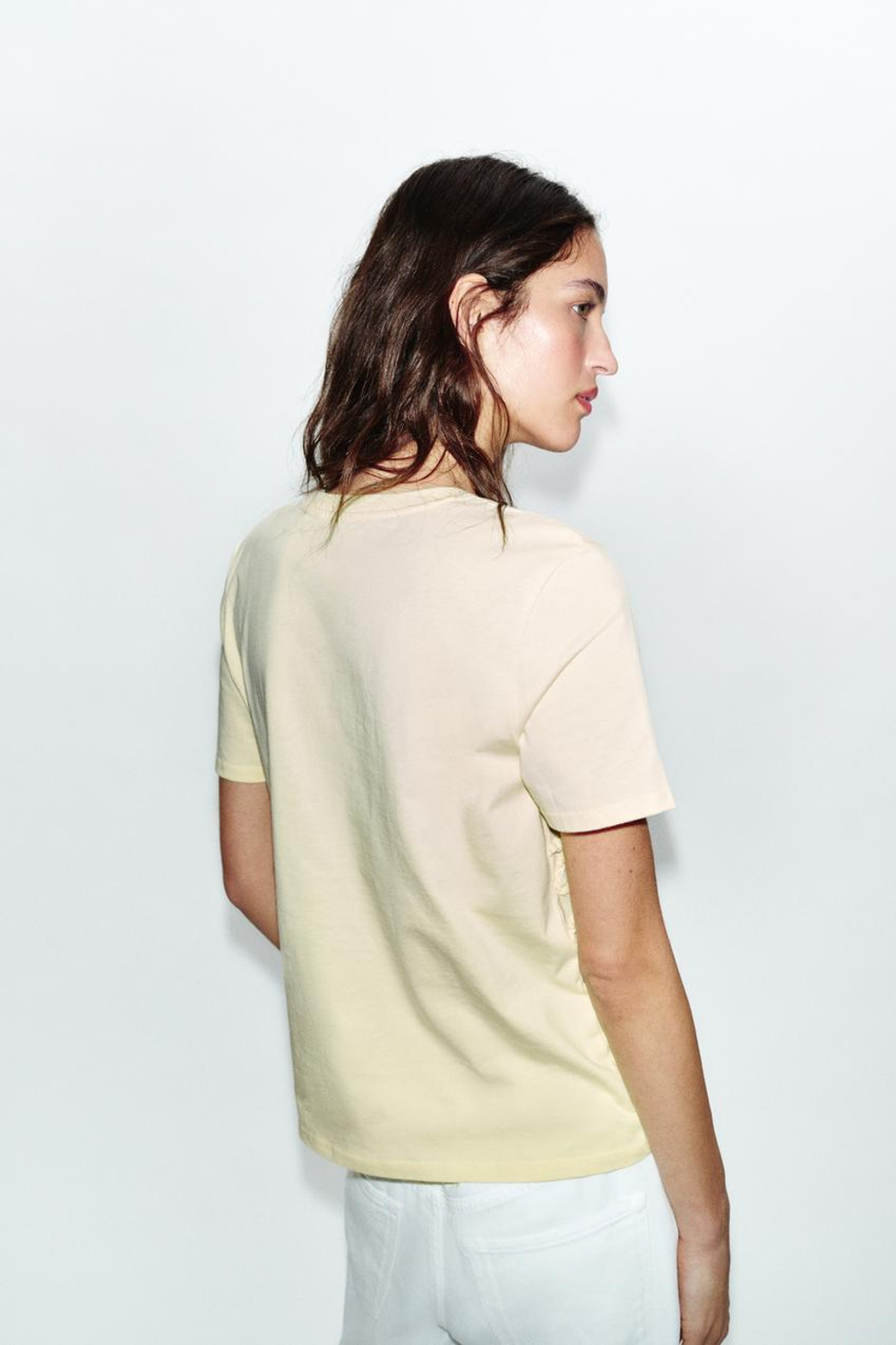 ZARA ФУТБОЛКА С ЦВЕТОЧНЫМ РЕЛЬЕФОМ, ЖЕЛТЫЙ