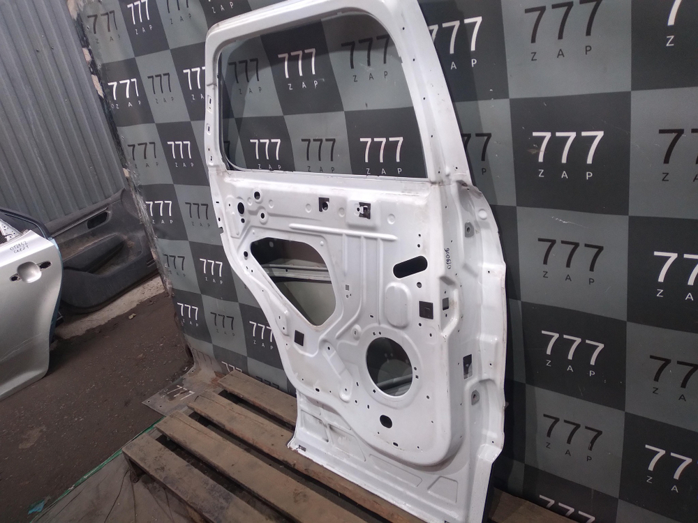 Дверь задняя левая Ford Explorer 5  Б/У Оригинал BB5Z7824631A