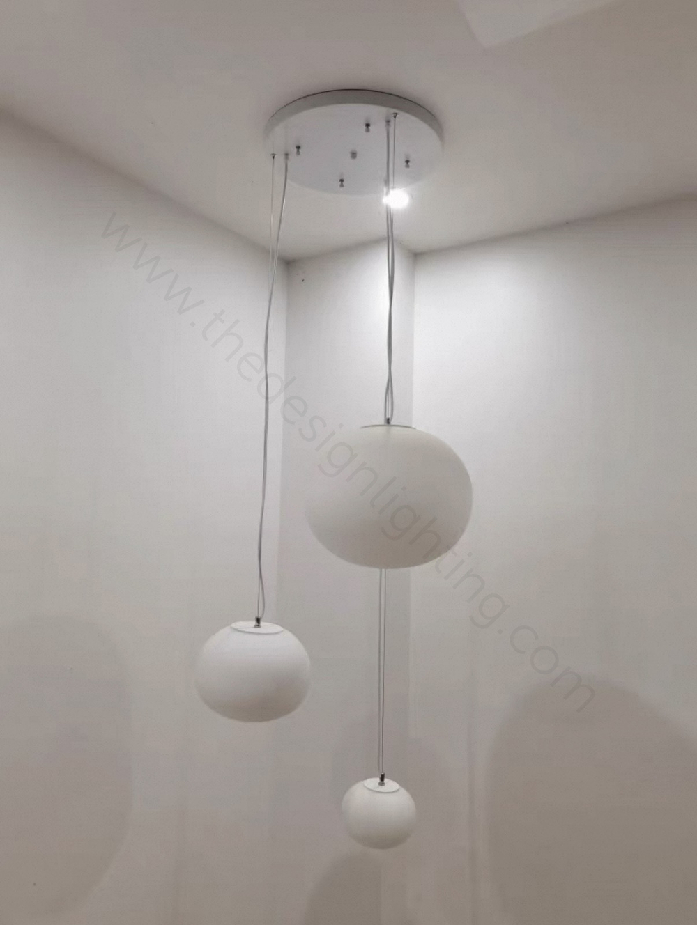 Pendant design lamp Glo Ball by Flos