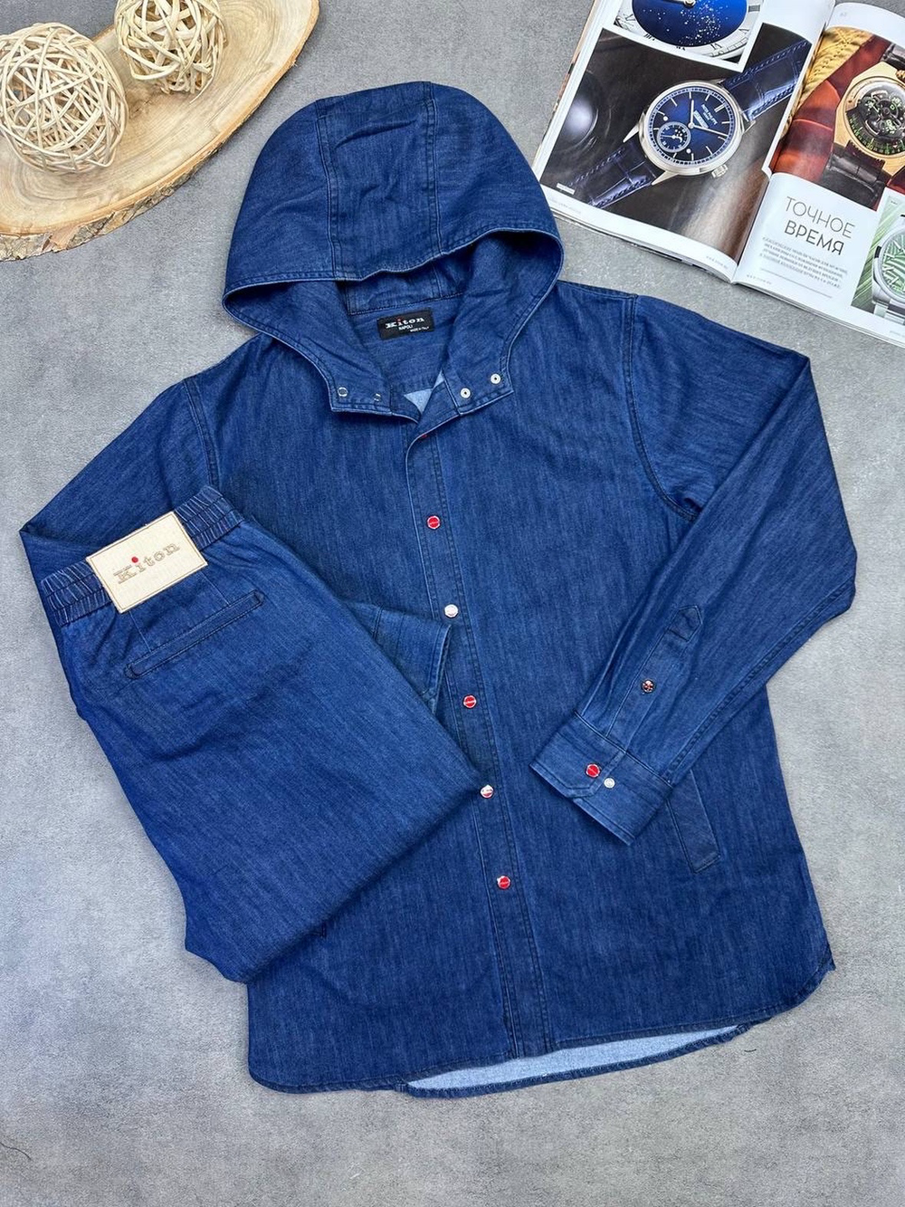 Джинсовый костюм Kiton