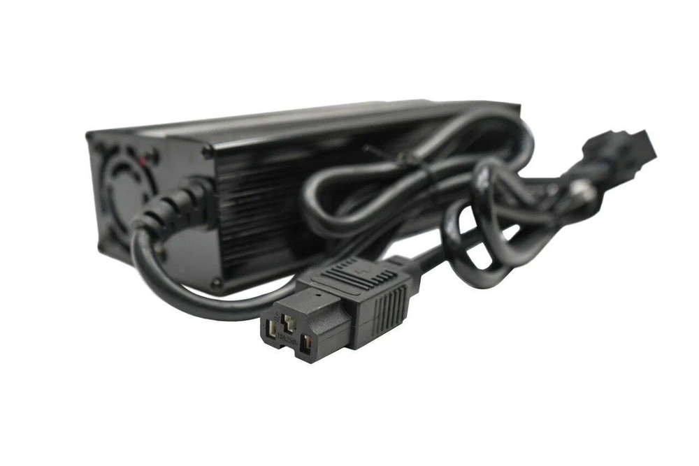 Зарядное устройство 10A 60V (67.2V) разъем C13 с кулером для электровелосипедов