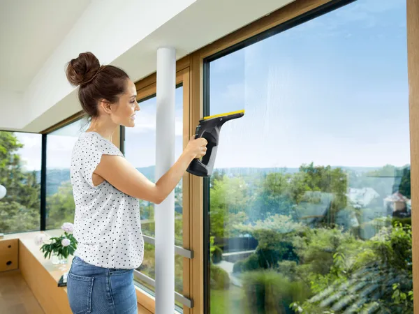 Использование стеклоочистителей Karcher для идеальной мойки стекол