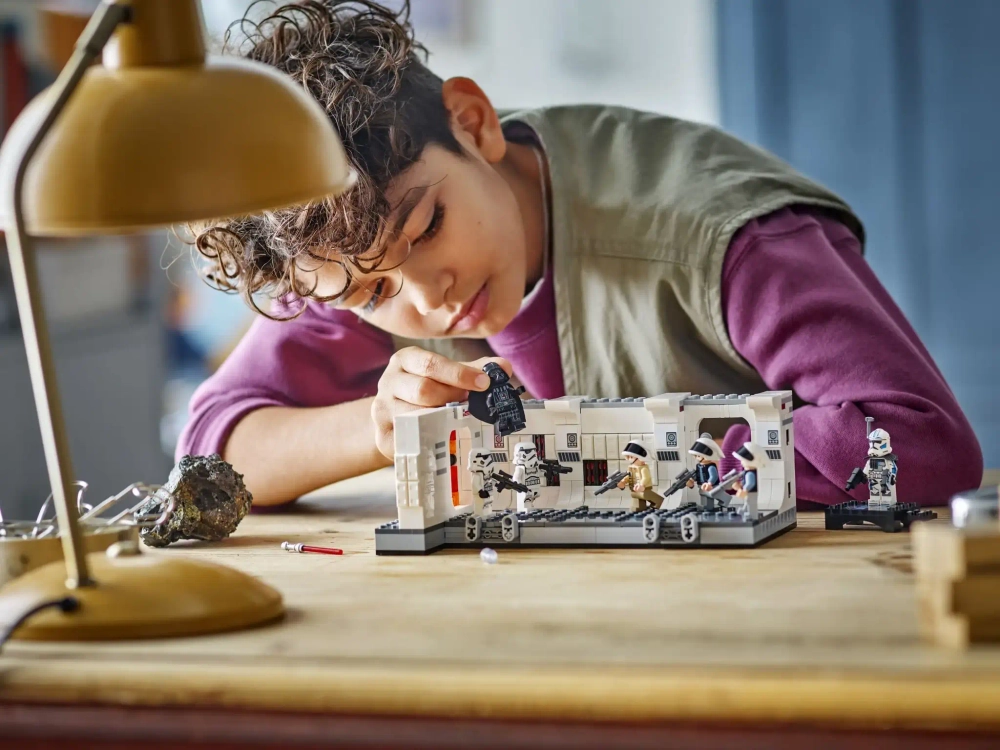 Конструктор LEGO Star Wars 75387 Вторжение на Тантив IV