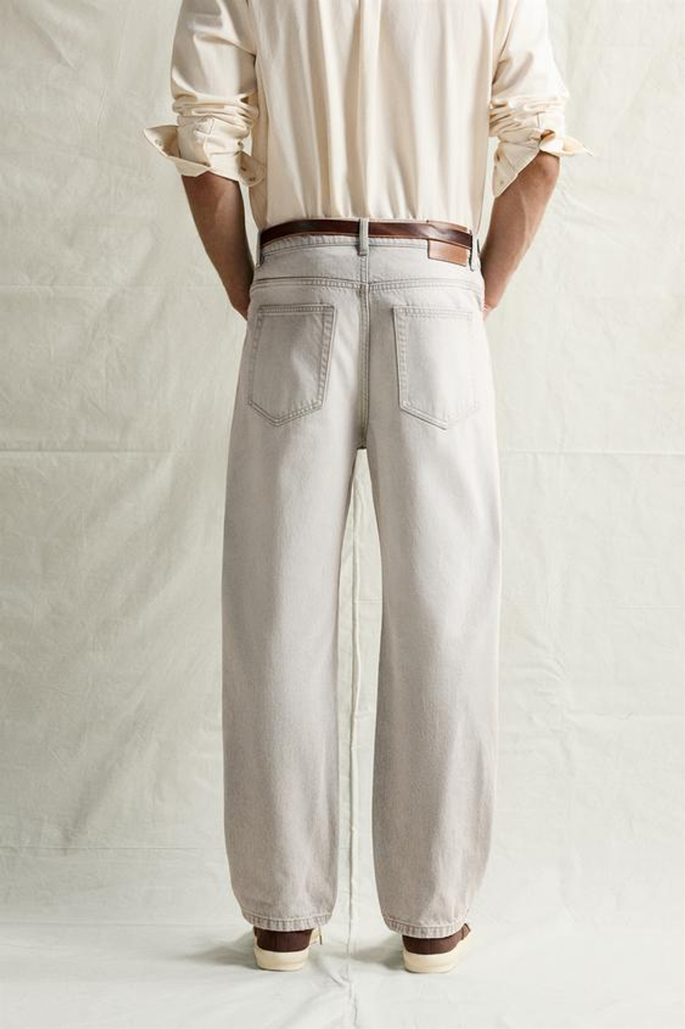 ZARA ДЖИНСЫ STRAIGHT, СВЕТЛО-СЕРЫЙ