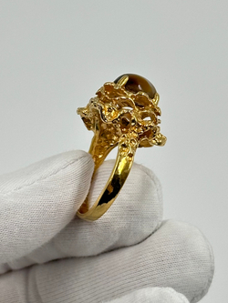 Кольцо с коричневой вставкой