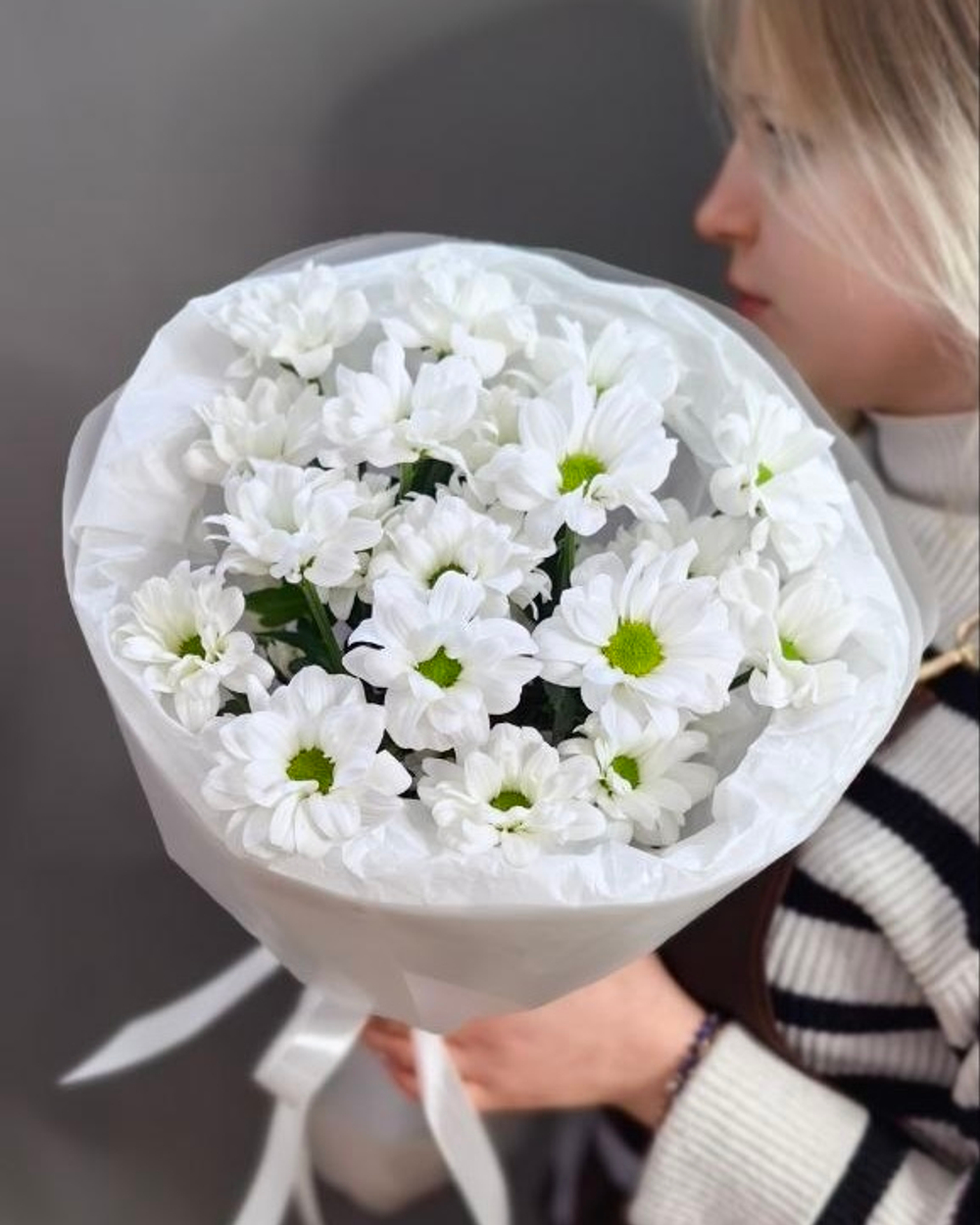 Букет из 3 кустовых ромашковых хризантем