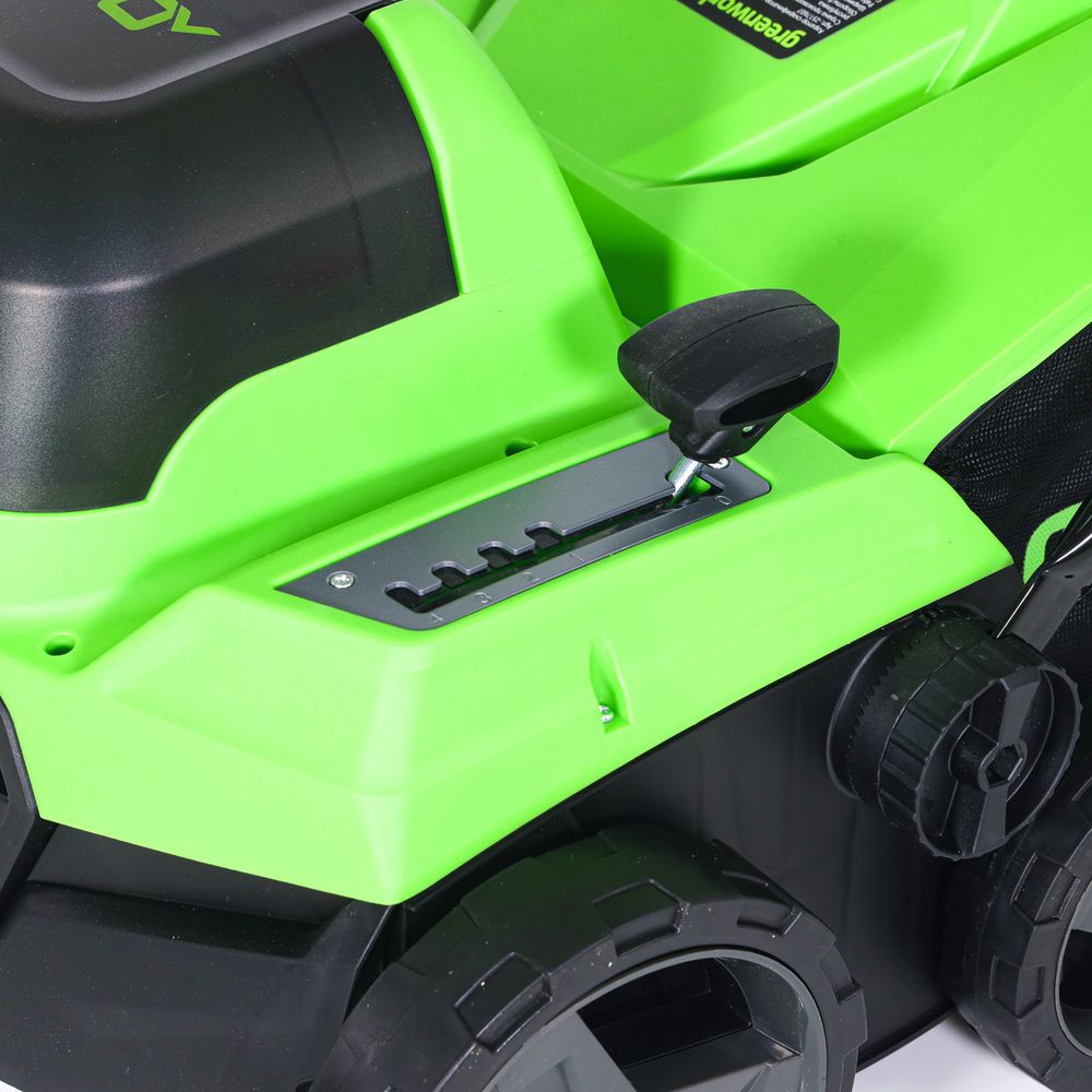 Аэратор-скарификатор аккумуляторный Greenworks GD40SC38IIK5 Арт. 2517607UG, 40V, 38 см,бесщеточный, c 1хАКБ 5Ач и ЗУ