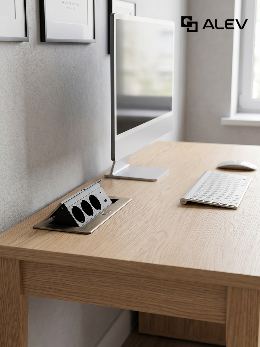Горизонтальная тройная розетка 1USB + 1 Type-C, бронзовая