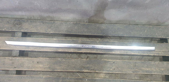Молдинг двери передней правой Mercedes S (W222) 13-20 Б/У Оригинал A2226900680
