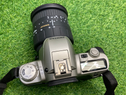 Pentax MZ-50 + Sigma Zoom 28-200mm 3.8-5.6 UC