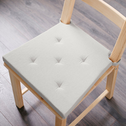 IKEA JUSTINA  (ИКЕА ЙУСТИНА)  -  Подушка на стул - натуральный 42/35x40x4 см