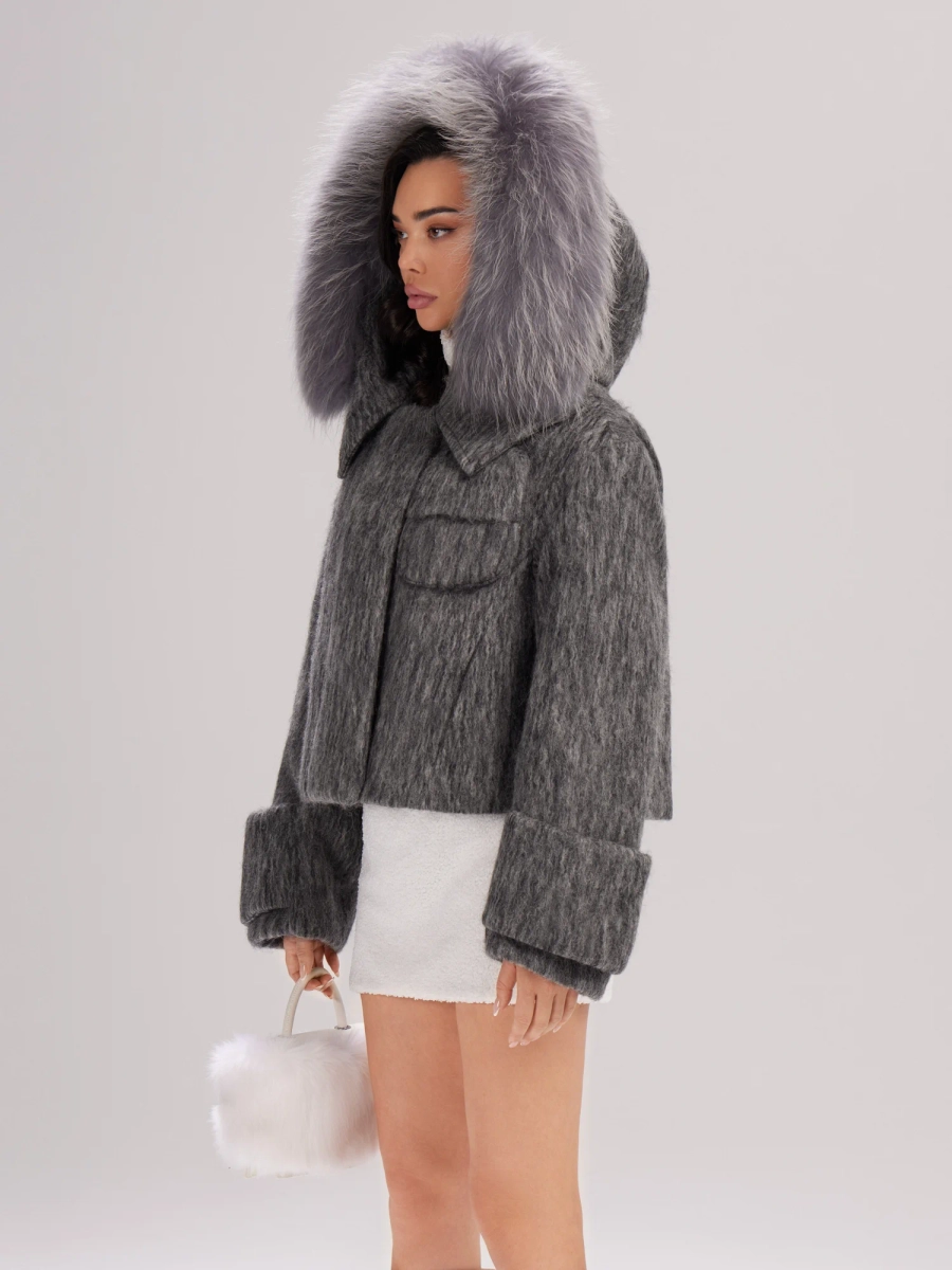 Oversize пуховик с шерстяной фактурой