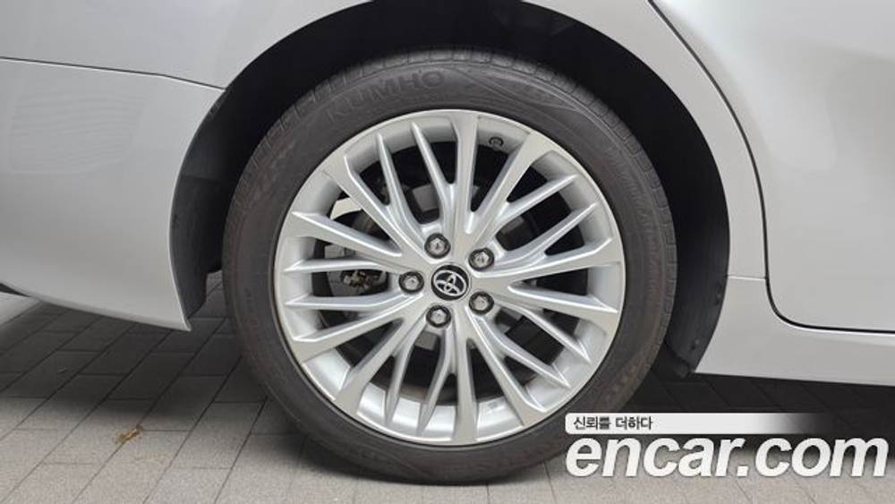 Toyota Camry 2.5 — 2018