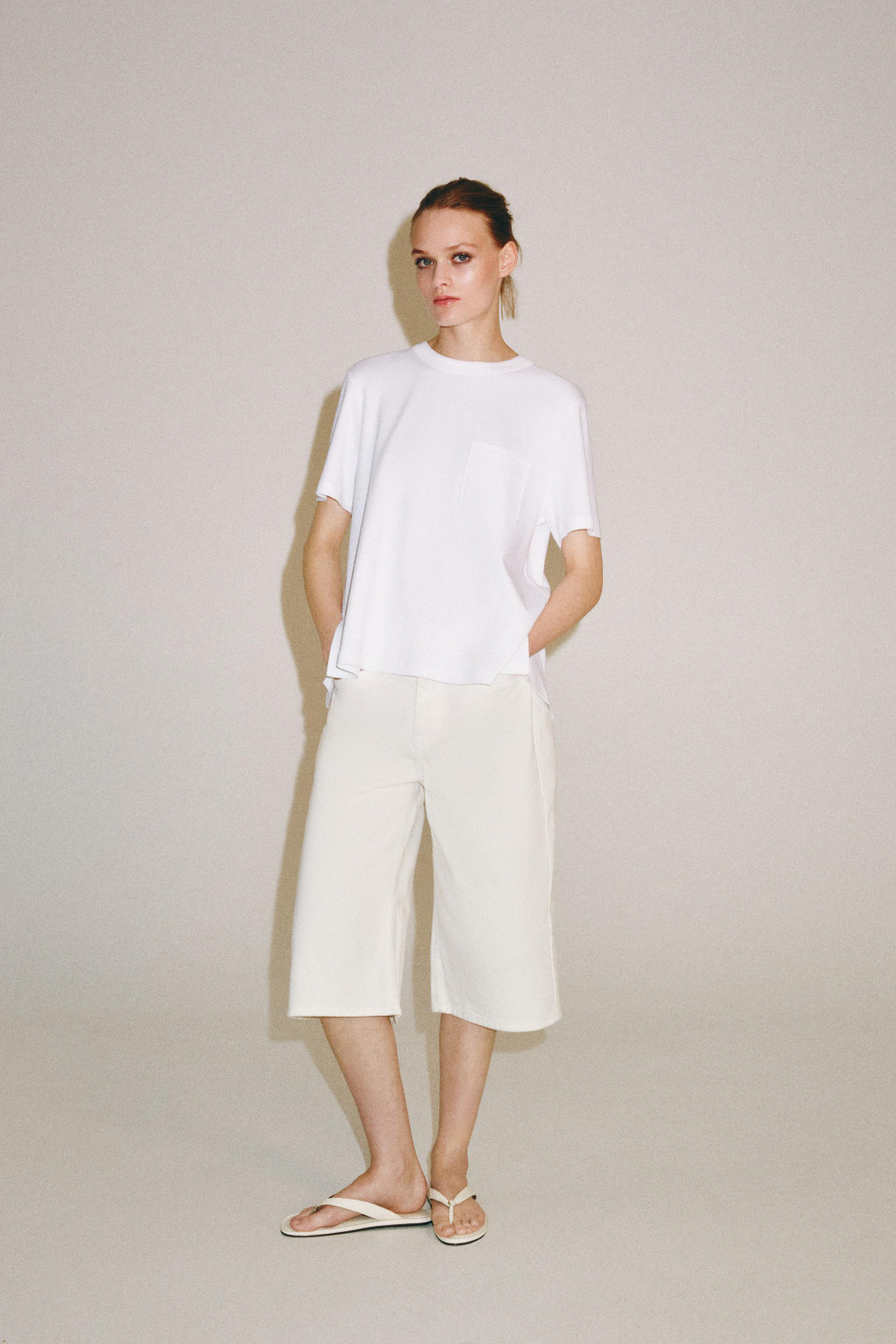 ФУТБОЛКА INTERLOCK С КАРМАНОМ — ZARA