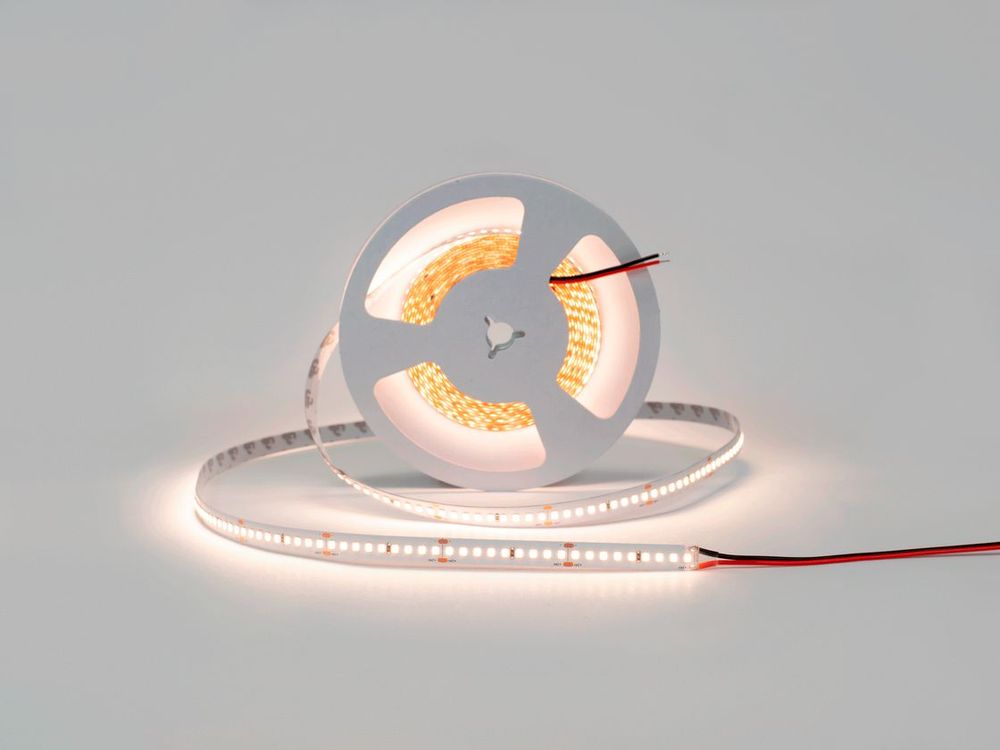 Лента высокоэффективная DSG-HE 2835, 180led/m, 24В, 9,6Вт,м, 3000K, CRI90 Лента высокоэффективная DSG-HE 2835, 180led/m, 24В, 9,6Вт,м, 3000K, CRI90