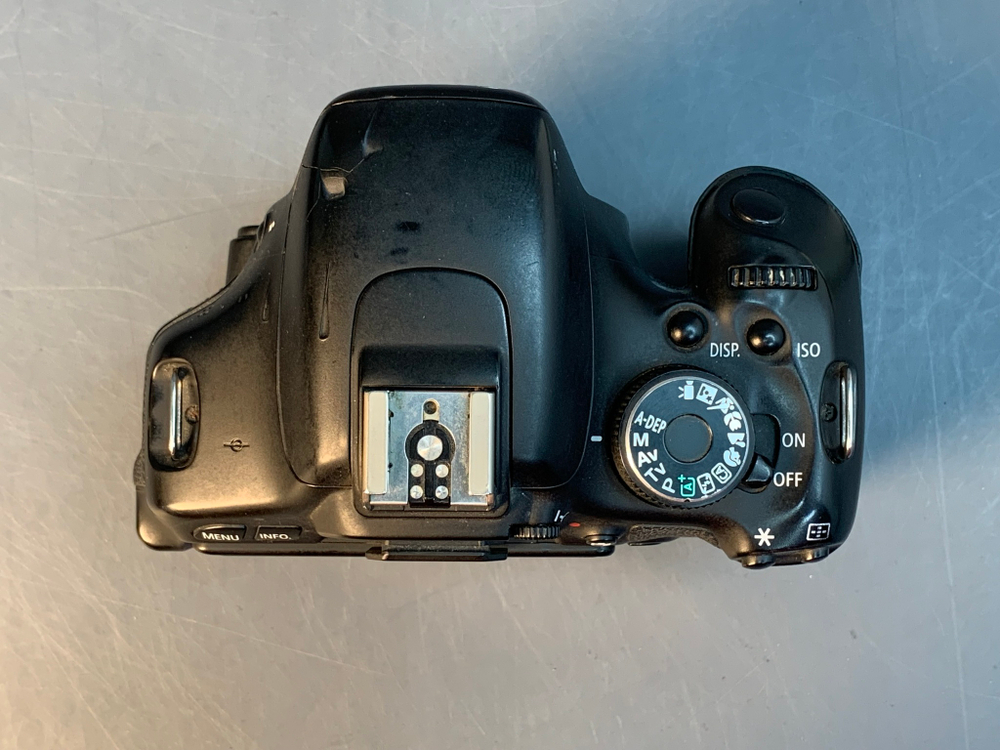 Canon 600D Body 28444 Кадров не работает датчик положения экрана