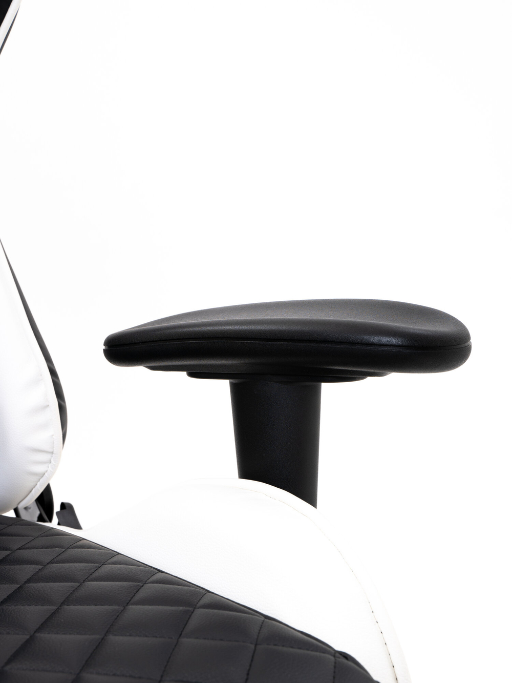 Игровое компьютерное кресло KRESLO COMFORT G-TRACER, экокожа, черное с белым