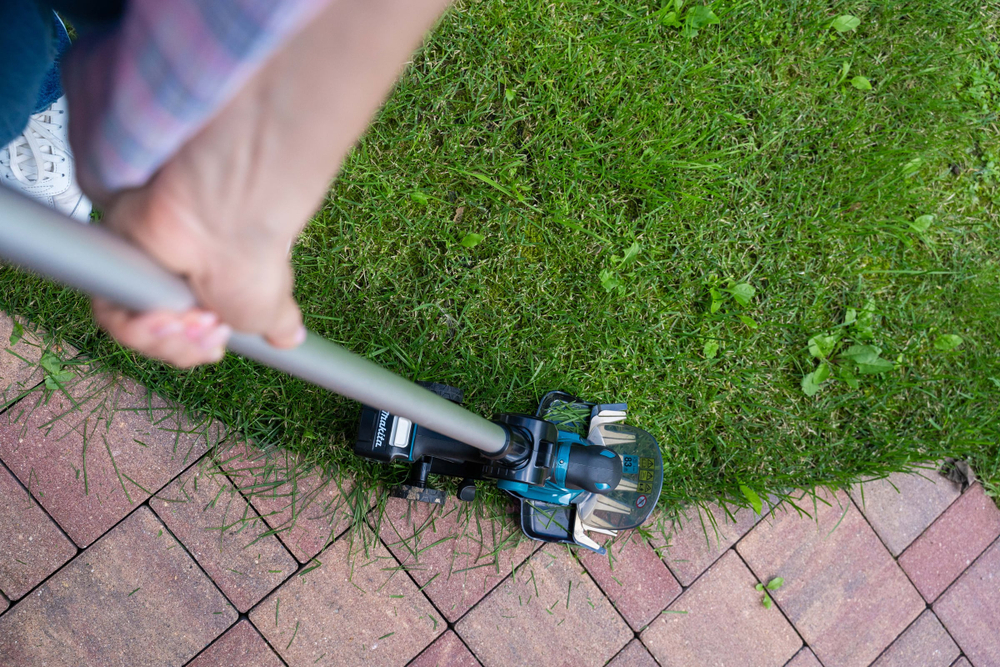 Аккумуляторные ножницы для травы Makita CXT UM600DWAE