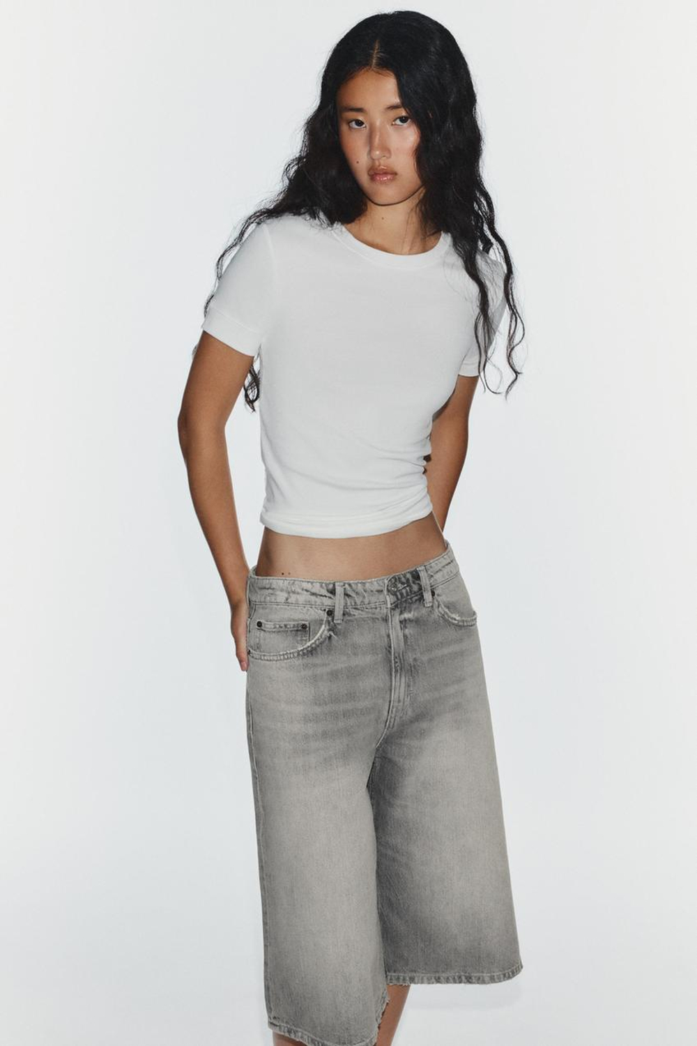 ZARA ДЖИНСОВЫЕ ШОРТЫ TRF BAGGY С РАЗРЕЗАМИ, СВЕТЛО-СЕРЫЙ