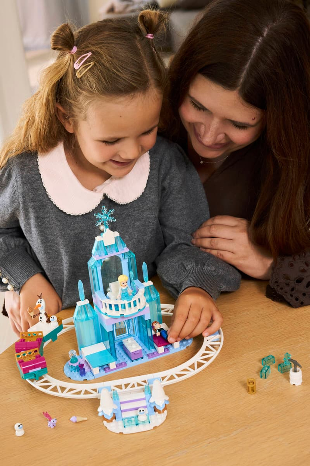 Конструктор LEGO Disney 43281 Elsa's Ice Castle & Snow Ride Adventure