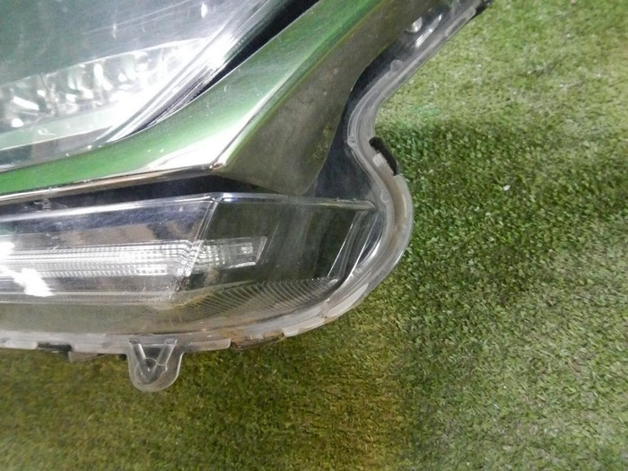 Фара правая Honda CR-V 5 (2016-н.в.) LED