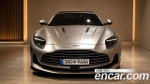 Aston Martin DB12 4.0 V8 — 2025