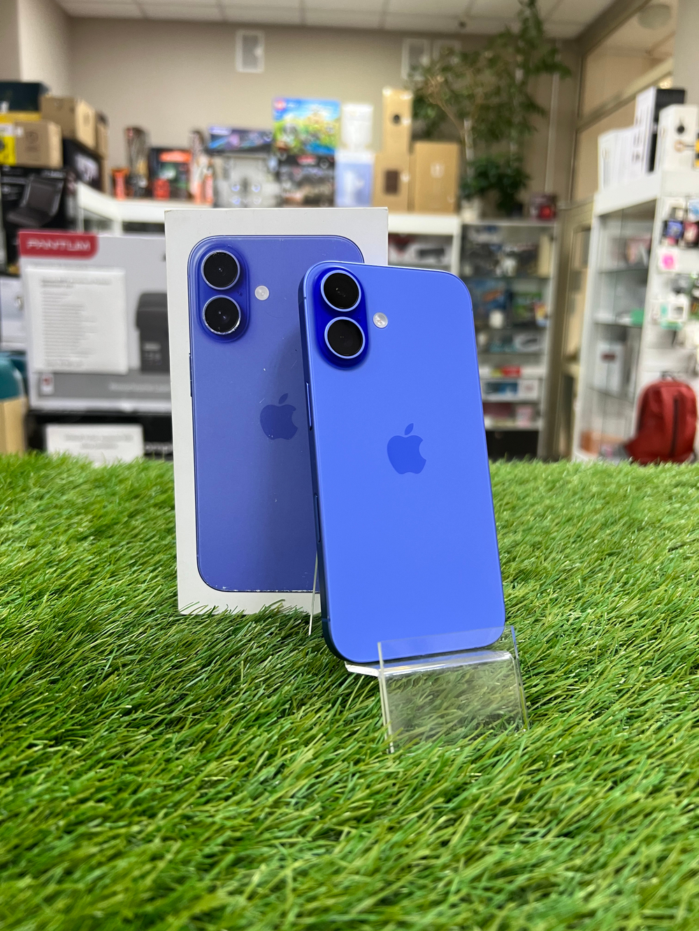 Б/У iPhone 16 128GB Ultramarine