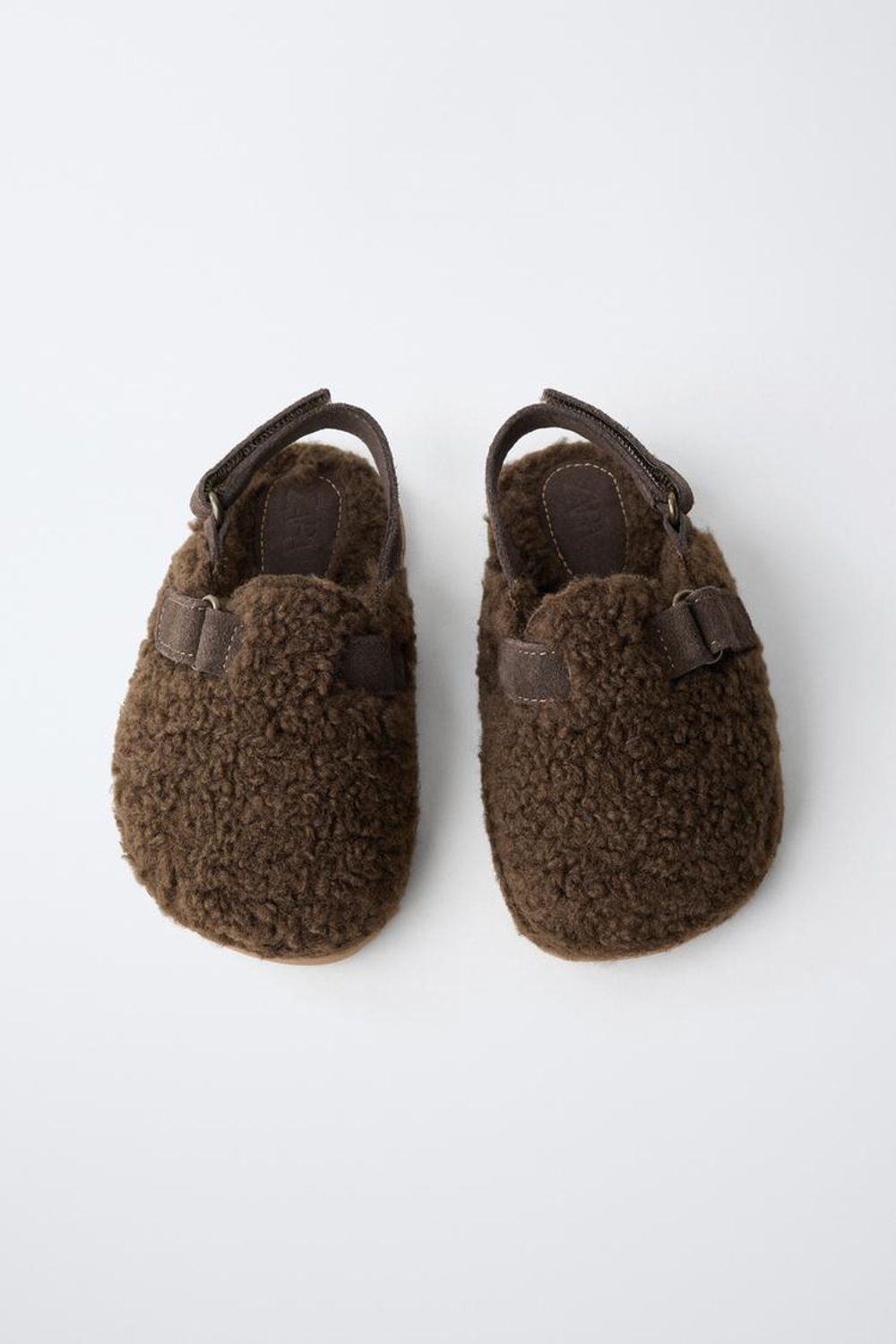 ZARA САБО BAREFOOT ИЗ ОВЧИНЫ, КОРИЧНЕВЫЙ