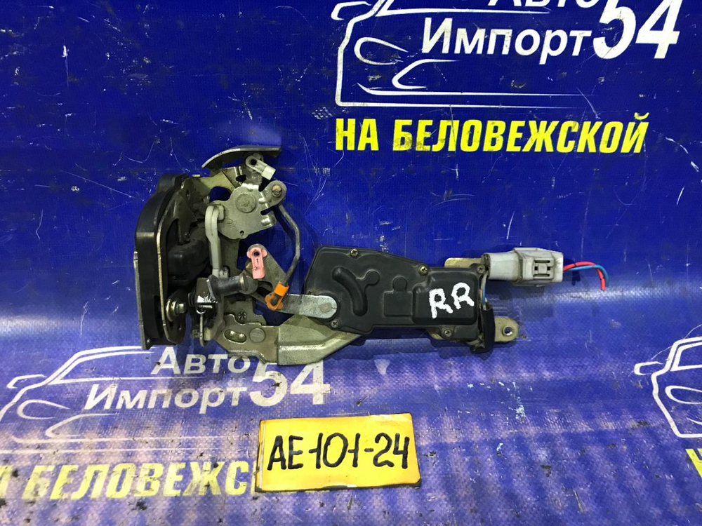 Замок двери задней правой TOYOTA MARINO 1992