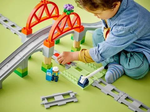 Конструктор LEGO Duplo 10426 Железнодорожный мост и рельсы
