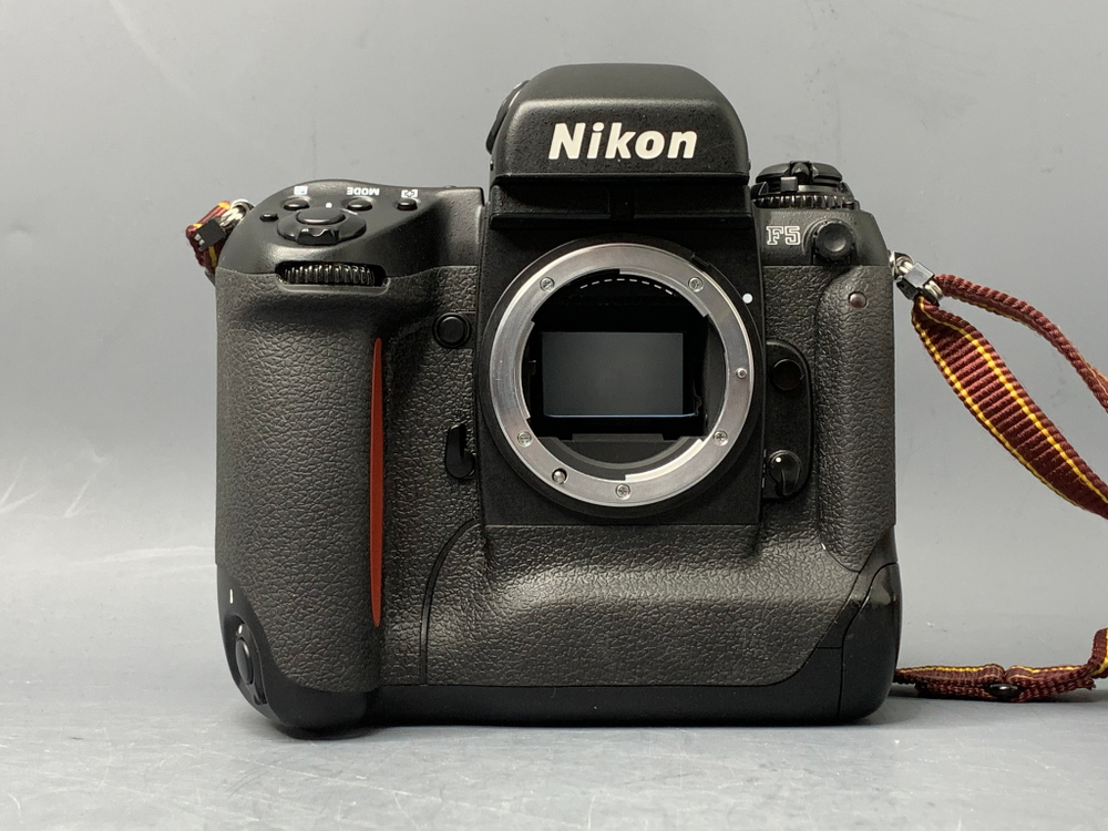 Nikon F5